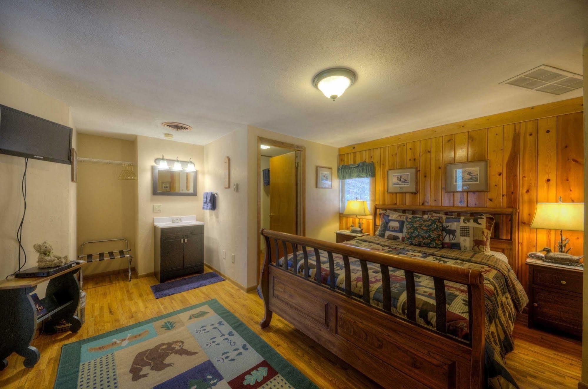 Black Forest Inn Bed & Breakfast Rapid City Extérieur photo